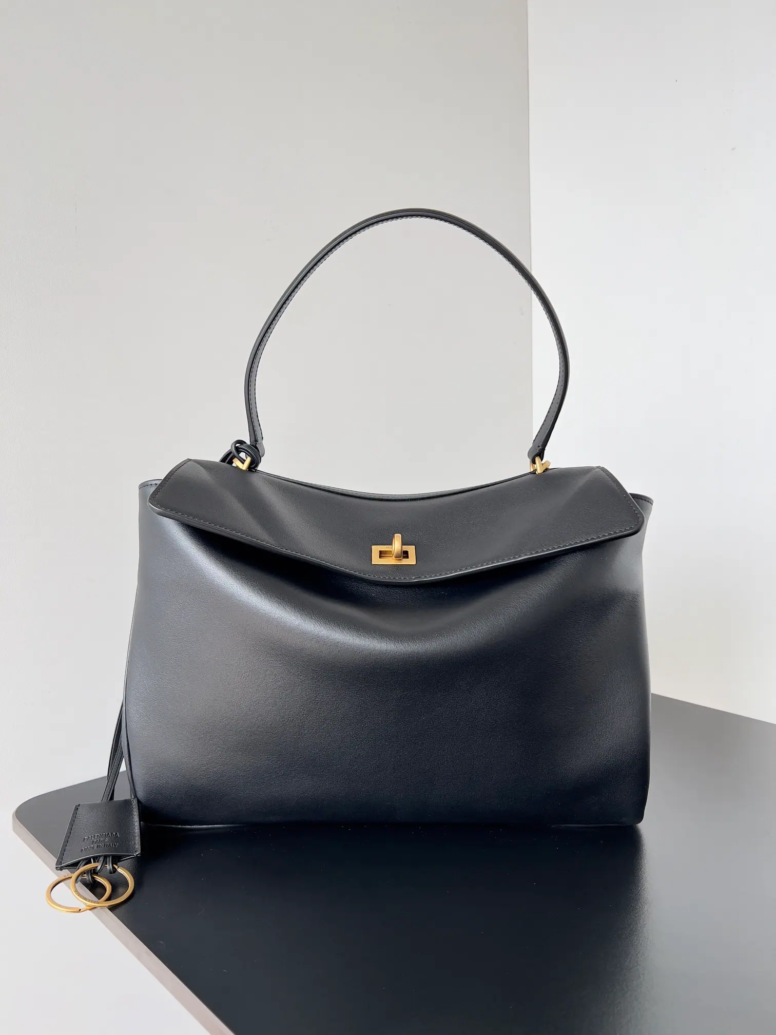 Balenciaga Rodeo 中号 35x23.3x10.9cm